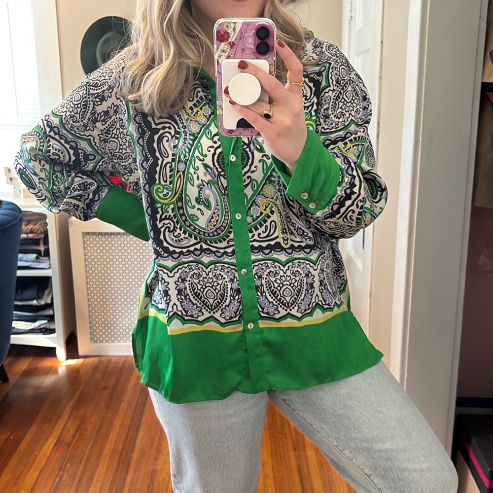 💚 Zara Button Down